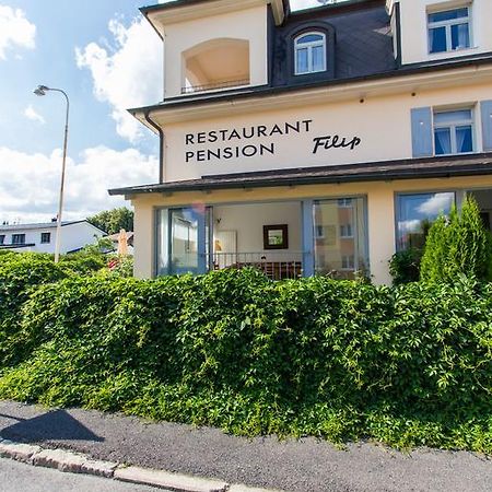 Pension A Restaurace Filip II マリアーンスケー・ラーズニェ エクステリア 写真