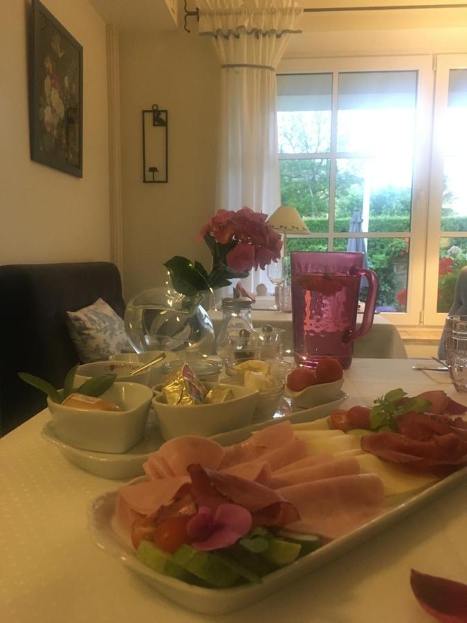 Pension A Restaurace Filip II マリアーンスケー・ラーズニェ エクステリア 写真