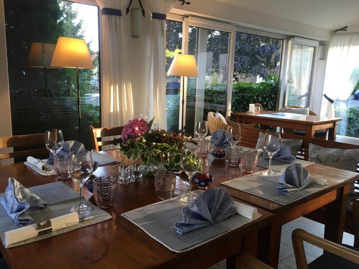 Pension A Restaurace Filip II マリアーンスケー・ラーズニェ エクステリア 写真