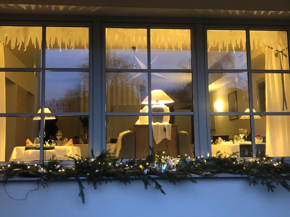 Pension A Restaurace Filip II マリアーンスケー・ラーズニェ エクステリア 写真