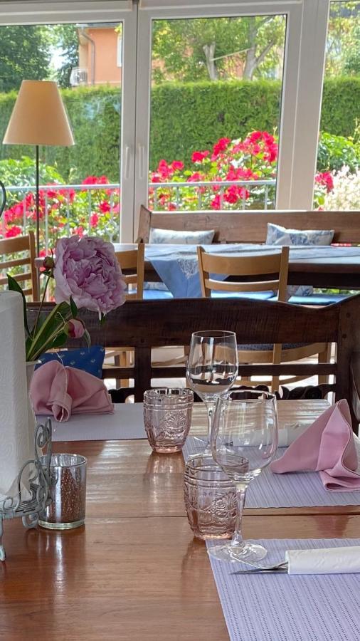 Pension A Restaurace Filip II マリアーンスケー・ラーズニェ エクステリア 写真
