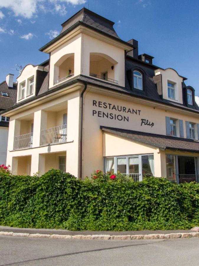 Pension A Restaurace Filip II マリアーンスケー・ラーズニェ エクステリア 写真