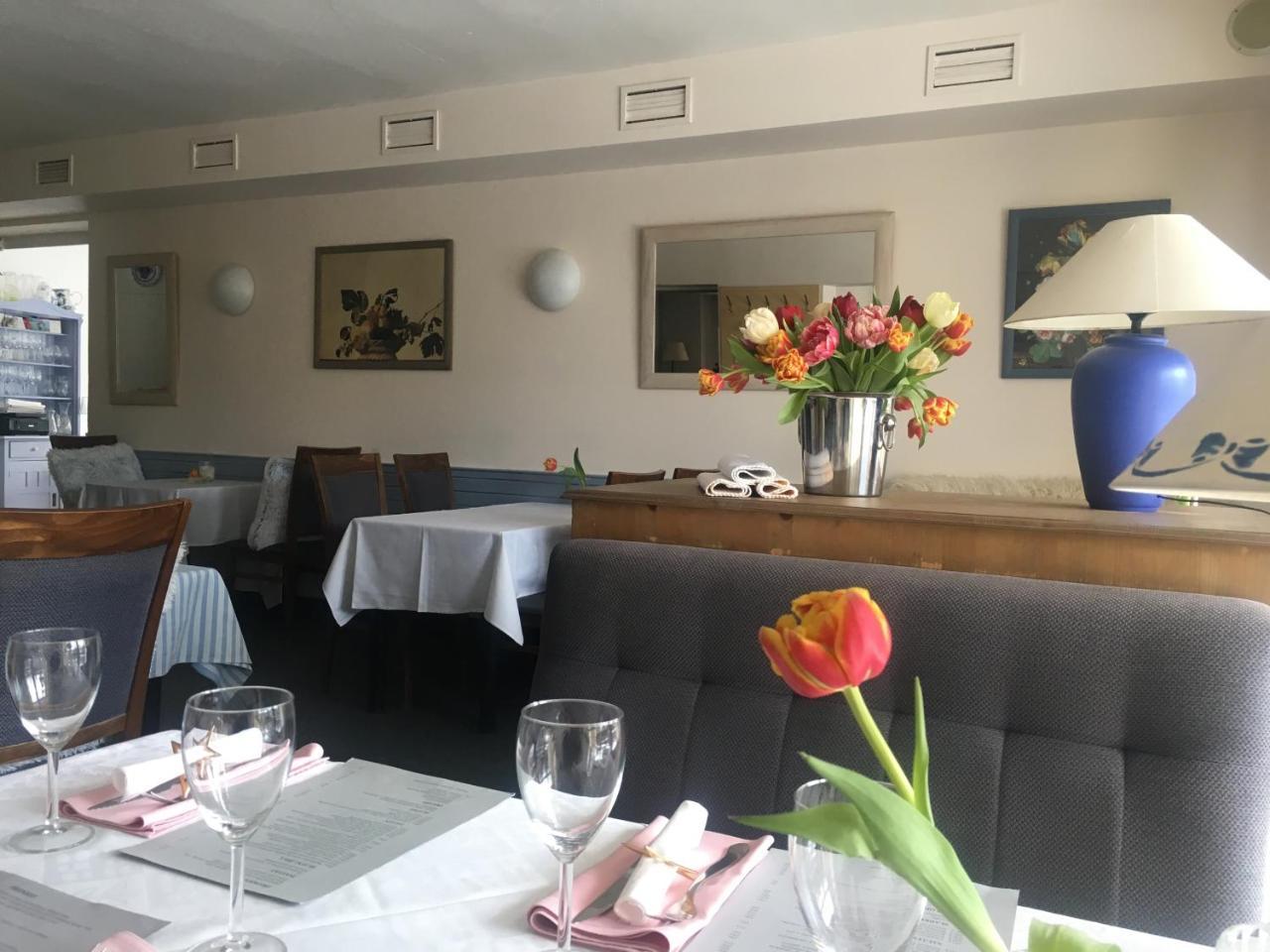 Pension A Restaurace Filip II マリアーンスケー・ラーズニェ エクステリア 写真